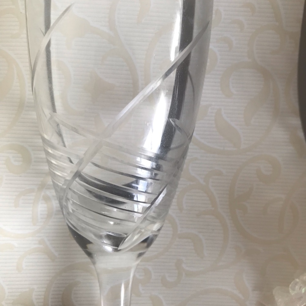 Champagne Glasses for 2 by The Beauty of Jamie Lynn.
New in box Set of two. - Picture 3 of 4